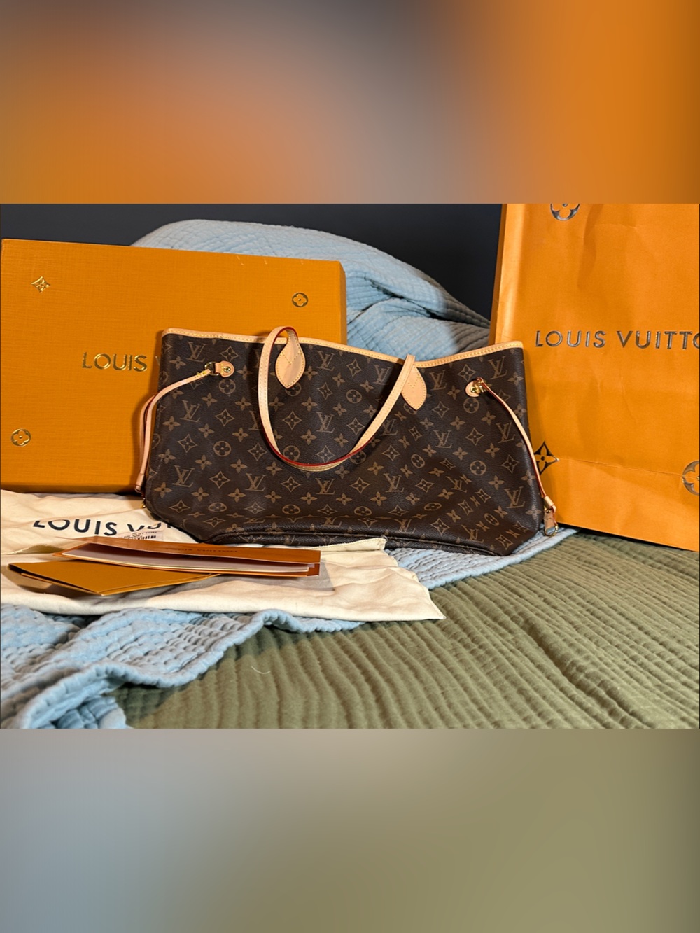 Louis Vuitton Neverfull Monogram Canvas Tote with Natural Vachetta Trim